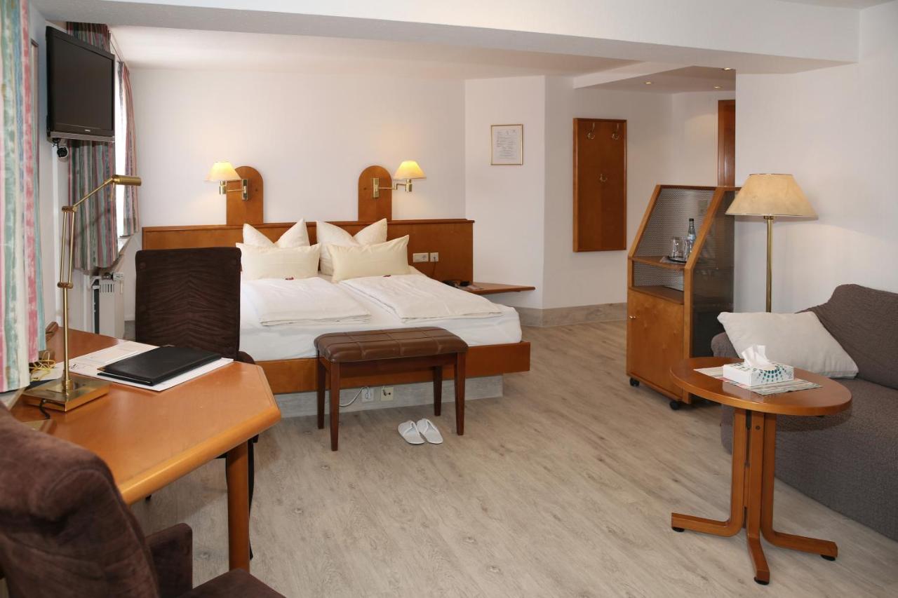 Hotel Zum Weissen Roessel Walldorf  Exterior photo